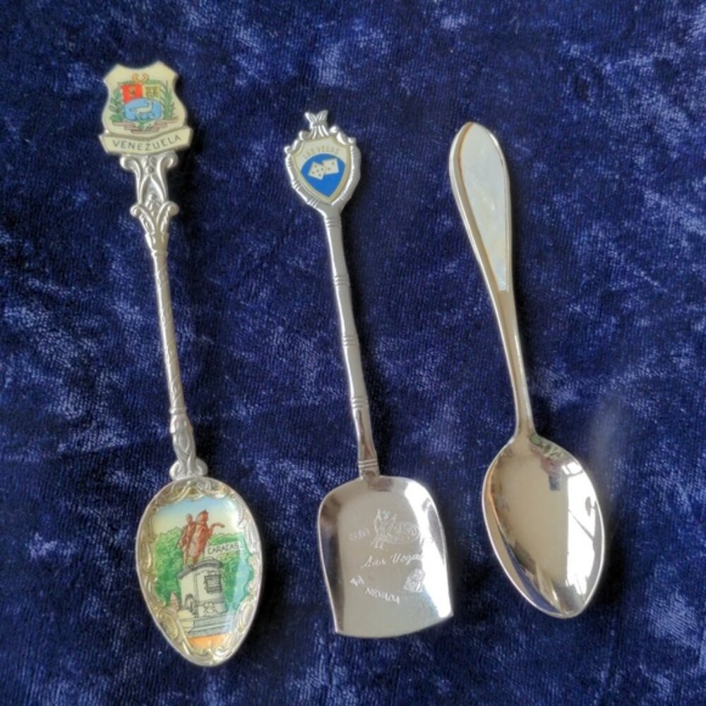 Vintage collectible souvenir spoons w mother of pearl Japan - Picture 1 of 10